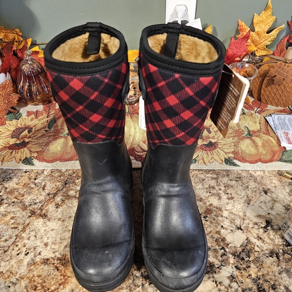 Western Chief Shoes - Western Chief Black and Red Plaid Winter Boots